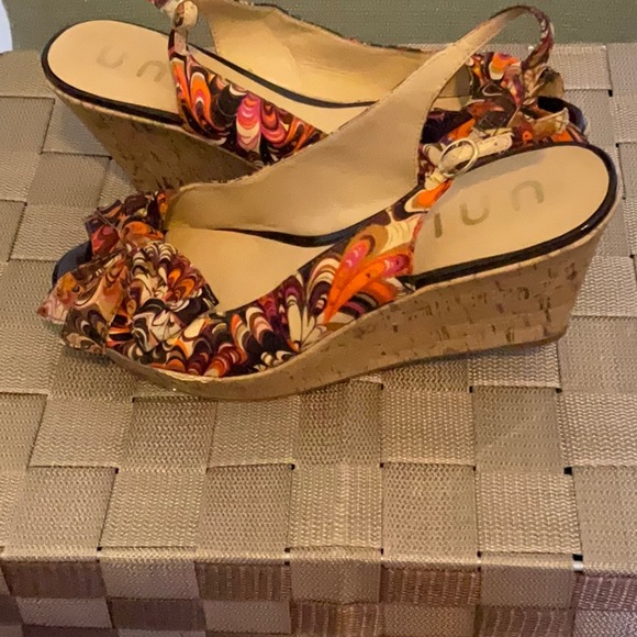 WOMENS WEDGE SANDALS SIZE 9.5 - Picture 2 of 7